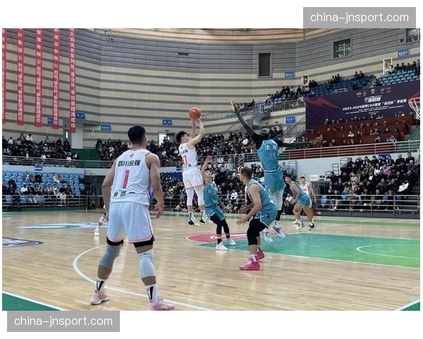 历史回顾：重温近五年CBA季后赛的经典“以下克上”系列赛