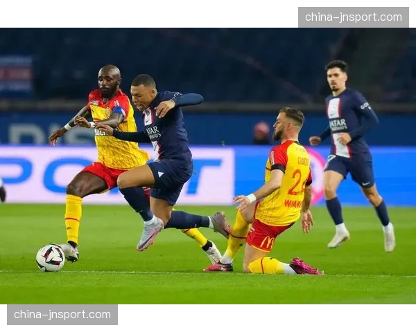 朗斯抗议赛程调整，与巴黎直接对话推迟至5月13日